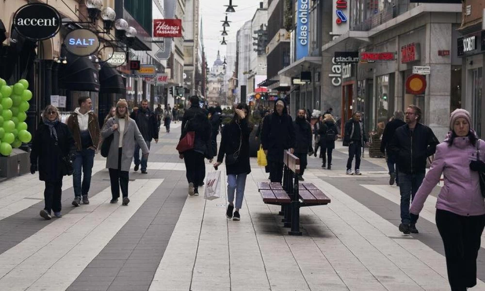 Η Σουηδία παραδέχεται την "αποτυχία" της: Το 70% των νεκρών ήταν ηλικιωμένοι